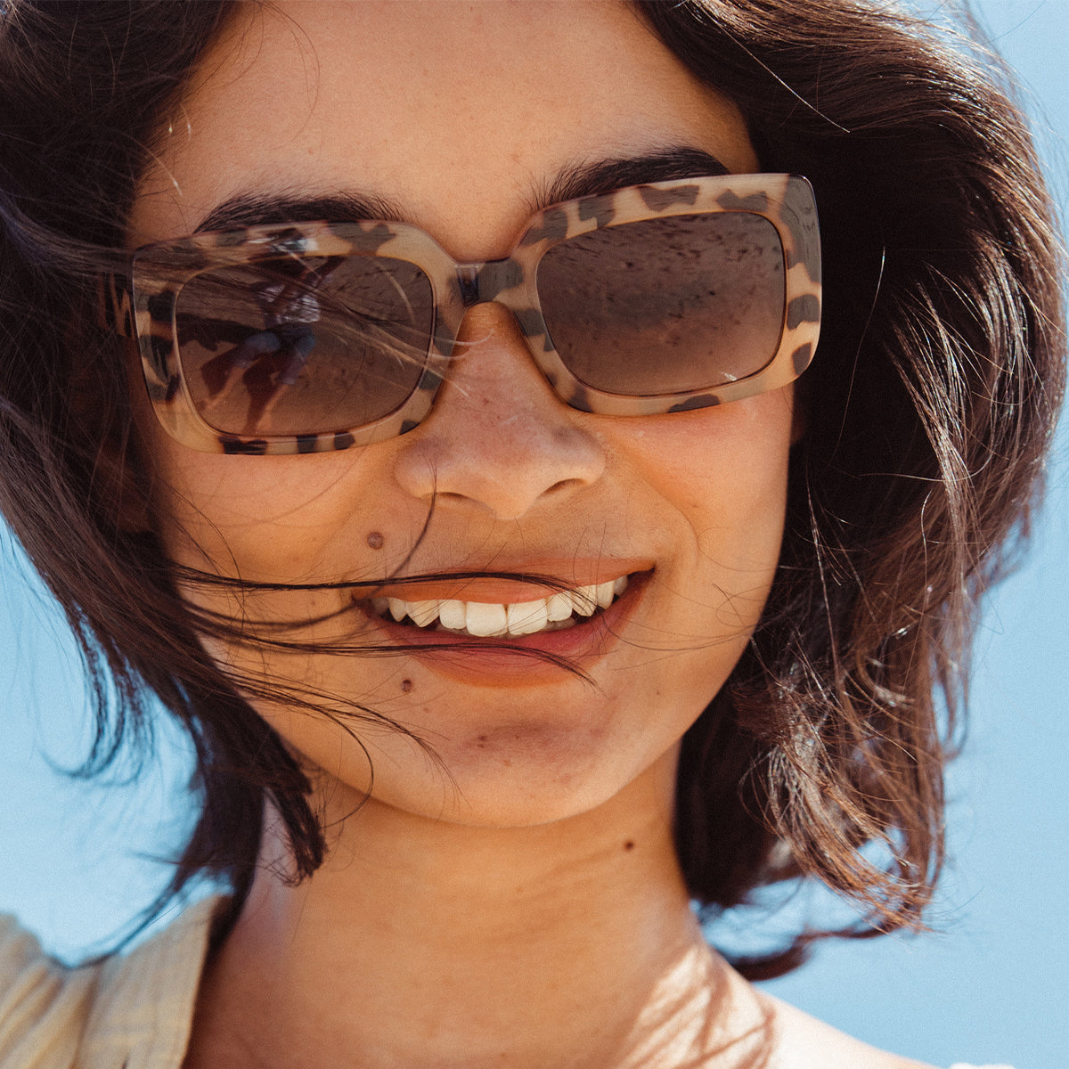 Laguna Gloss Creamy Tort Frame With Gradient Brown Lens 36113