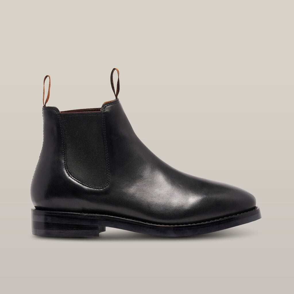 Mustang Signature Pull-up Leather Boot - Black Y61061