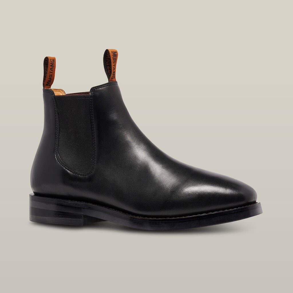 Mustang Signature Pull-up Leather Boot - Black Y61061