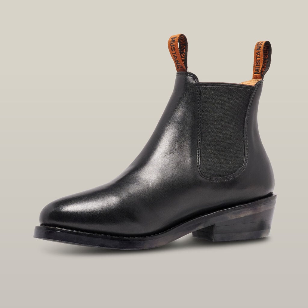 Women's Mustang Signature Pull-up Leather Boot - Black Y61064